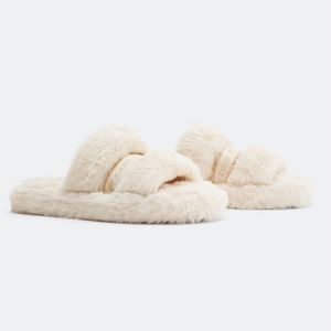 Fabletics Fuzzy Sandal Slippers - Size 9